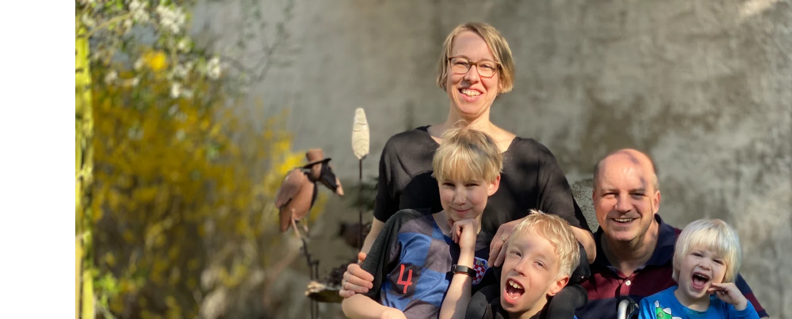 Familienfoto mit Katrin und ihren Kindern