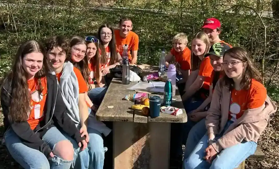 Geschwisterkinder unterwegs